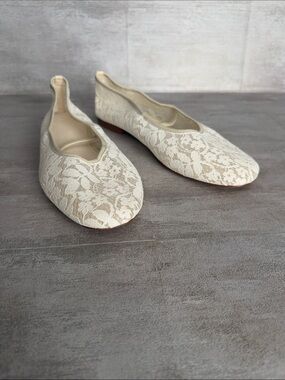 Elegant Lace Ballet Flats - Cream Women's Shoes with elastic strap- SZ 10